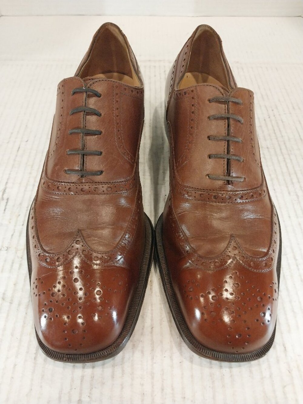 BALLY men's (SAVE $1100) size 9.5 EEE brown Oxford.